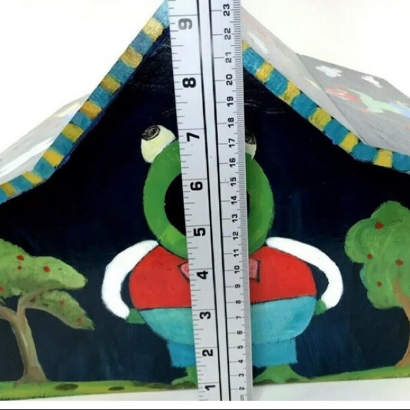 Artist Barbara Olsen Hand-painted bird house - Picture 10 of 12